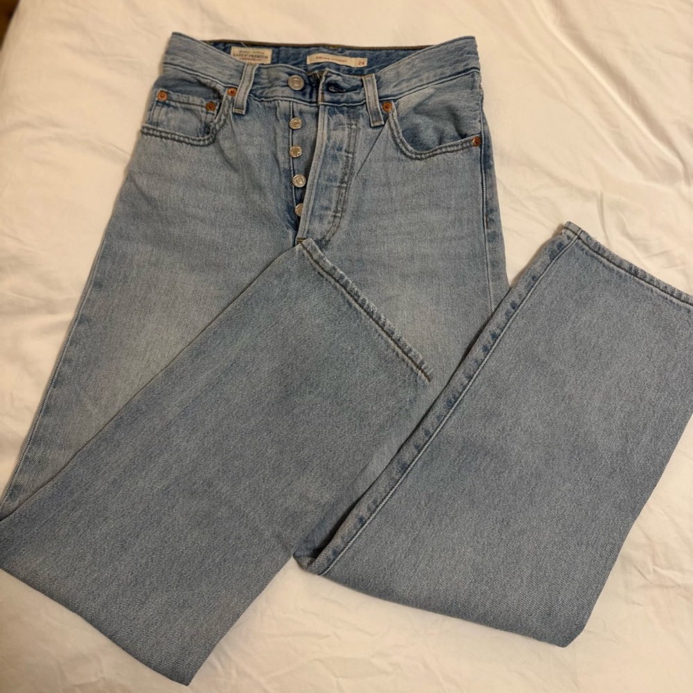 Levi’s Ribcage Straight - size 24!